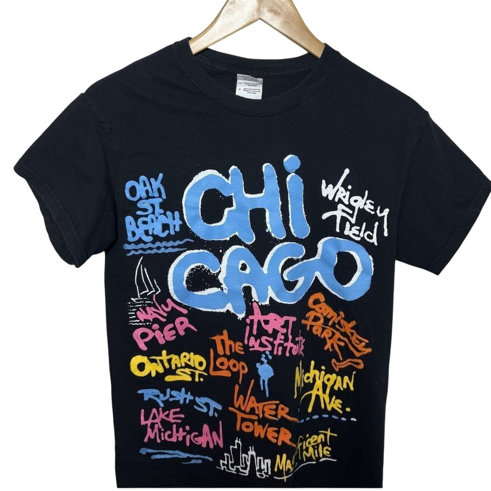 VTG Chicago Graffiti Landmarks Souvenir Windy City Graphic T-Shirt Size Small